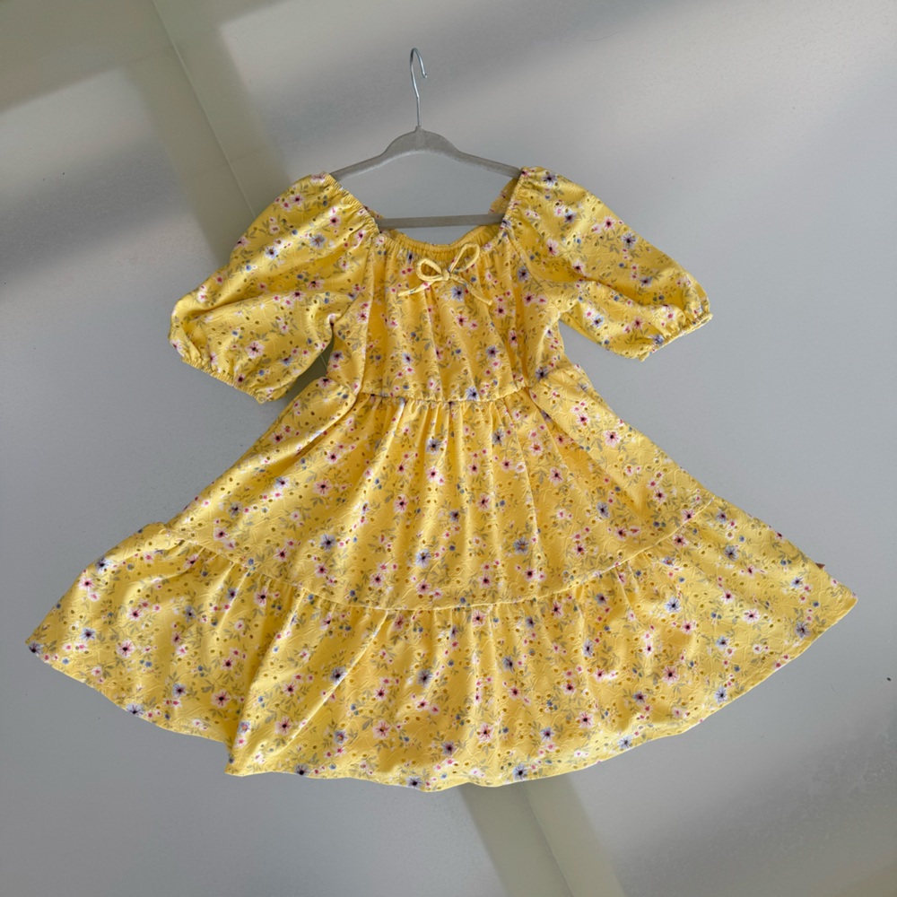 Tahari Girls Summer Dress Size 6 y/o